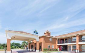 Days Inn By Wyndham Sulphur La